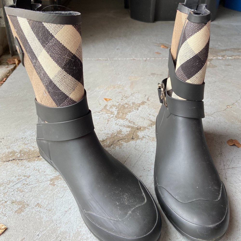 Authentic Burberry Rainboots